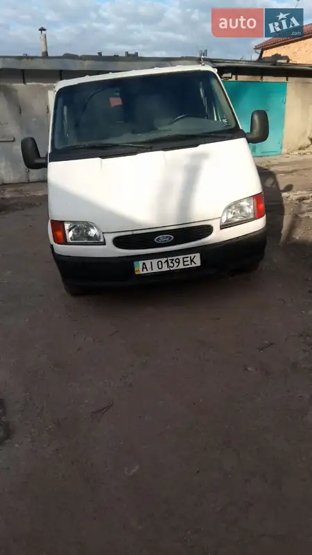 Грузовой фургон Ford Transit 1997 в 