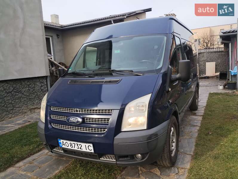 Вантажопасажирський фургон Ford Transit 2011 в Ужгороді