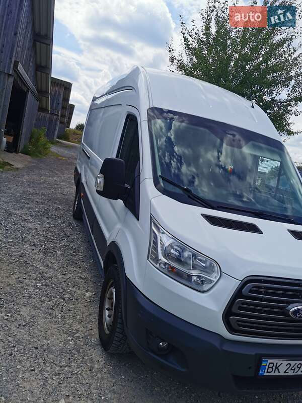 Грузовой фургон Ford Transit 2016 в Ровно