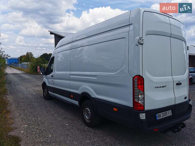 Грузовой фургон Ford Transit 2016 в Ровно