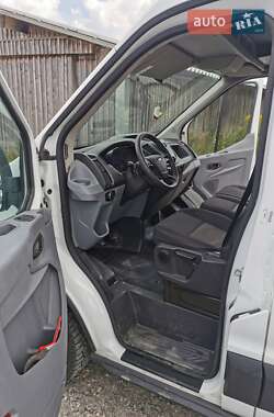 Грузовой фургон Ford Transit 2016 в Ровно