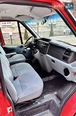 Специальный автобус Ford Transit 2012 в 
