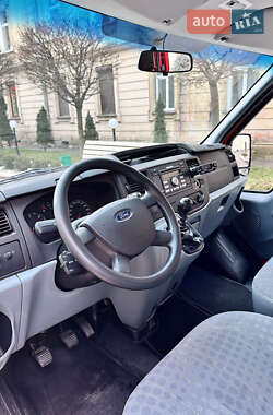 Специальный автобус Ford Transit 2012 в 