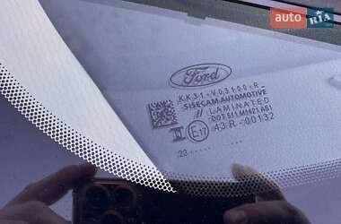 Грузовой фургон Ford Transit 2023 в 