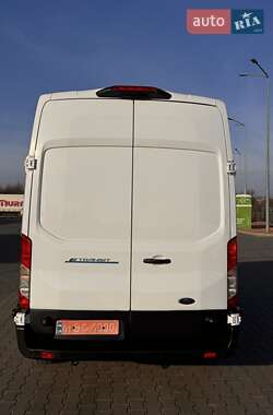 Грузовой фургон Ford Transit 2023 в 