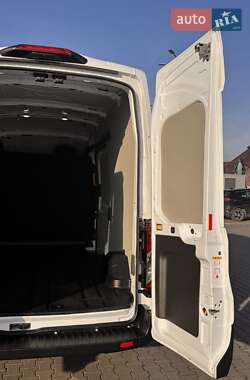 Грузовой фургон Ford Transit 2023 в 