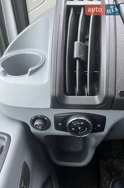 Грузовой фургон Ford Transit 2017 в 