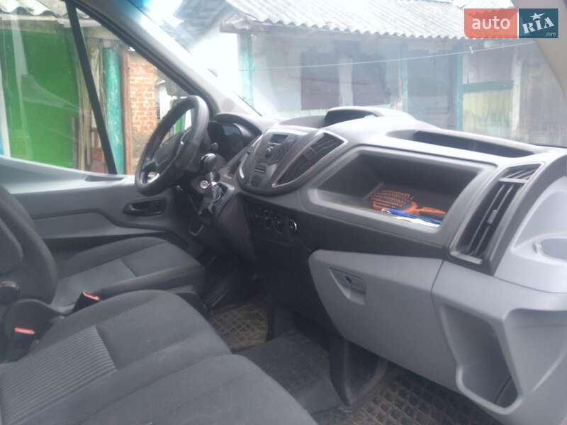 Вантажний фургон Ford Transit 2015 в Хмельницькому