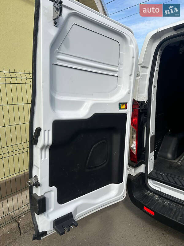Вантажний фургон Ford Transit 2022 в Миколаєві