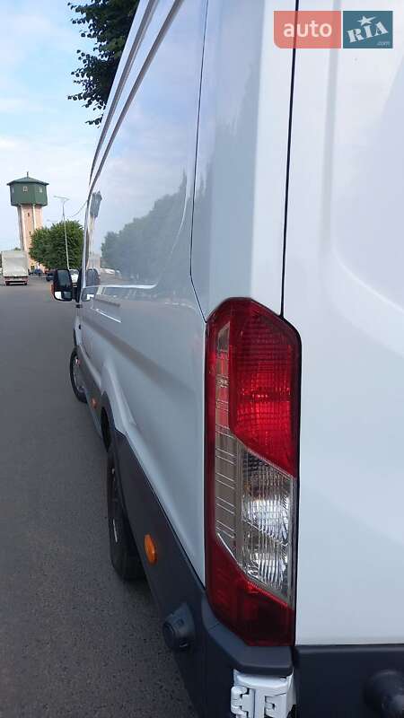 Вантажний фургон Ford Transit 2017 в Миколаєві