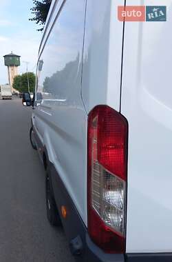 Грузовой фургон Ford Transit 2017 в 