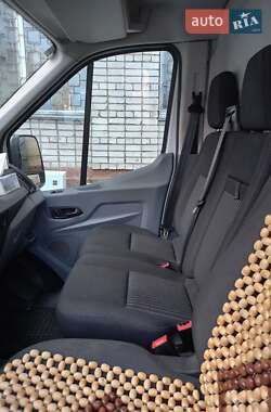 Грузовой фургон Ford Transit 2017 в 