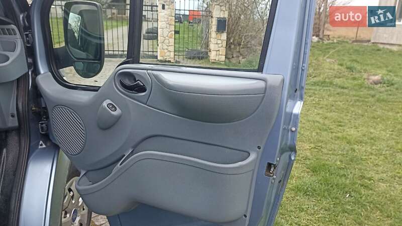 Вантажний фургон Ford Transit 2007 в Снятині