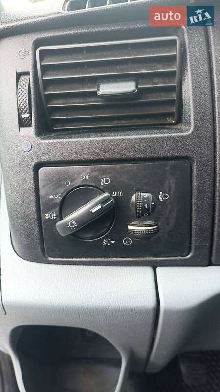 Вантажний фургон Ford Transit 2007 в Снятині
