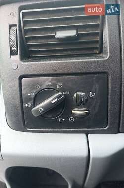 Грузовой фургон Ford Transit 2007 в 