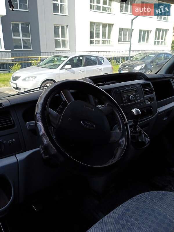 Вантажний фургон Ford Transit 2011 в Львові