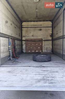 Грузовой фургон Ford Transit 2002 в 