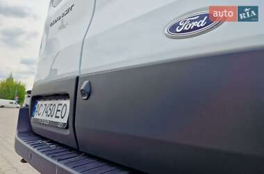 Грузовой фургон Ford Transit 2017 в 