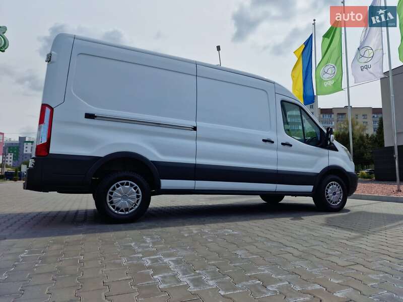 Грузовой фургон Ford Transit 2017 в Луцке