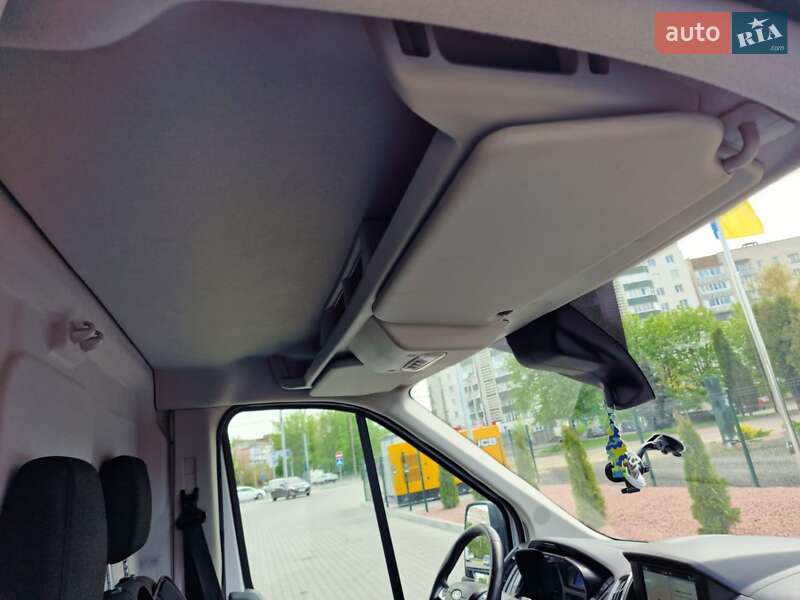 Грузовой фургон Ford Transit 2017 в Луцке