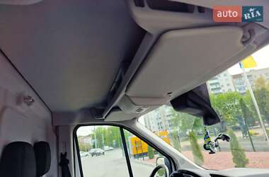 Грузовой фургон Ford Transit 2017 в 