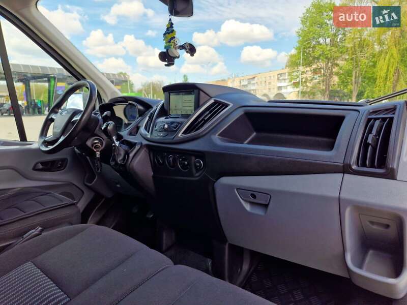 Грузовой фургон Ford Transit 2017 в Луцке