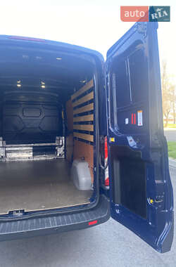 Грузовой фургон Ford Transit 2016 в 