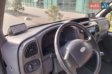 Вантажопасажирський фургон Ford Transit 2002 в 