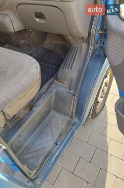 Вантажопасажирський фургон Ford Transit 2002 в 