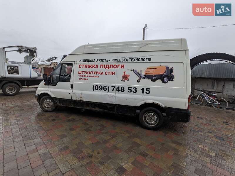 Грузовой фургон Ford Transit 2004 в Ровно