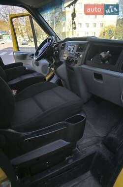 Грузовой фургон Ford Transit 2010 в 