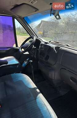 Грузовой фургон Ford Transit 2002 в 