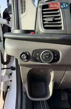 Грузовой фургон Ford Transit 2020 в 