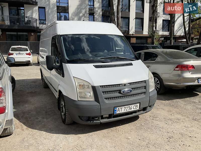 Грузовой фургон Ford Transit 2013 в 