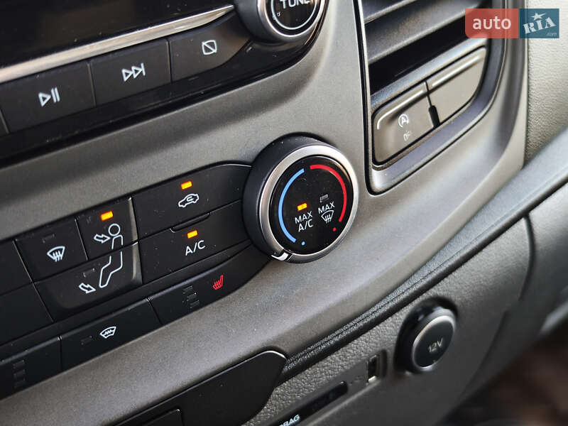 Вантажний фургон Ford Transit 2020 в Луцьку