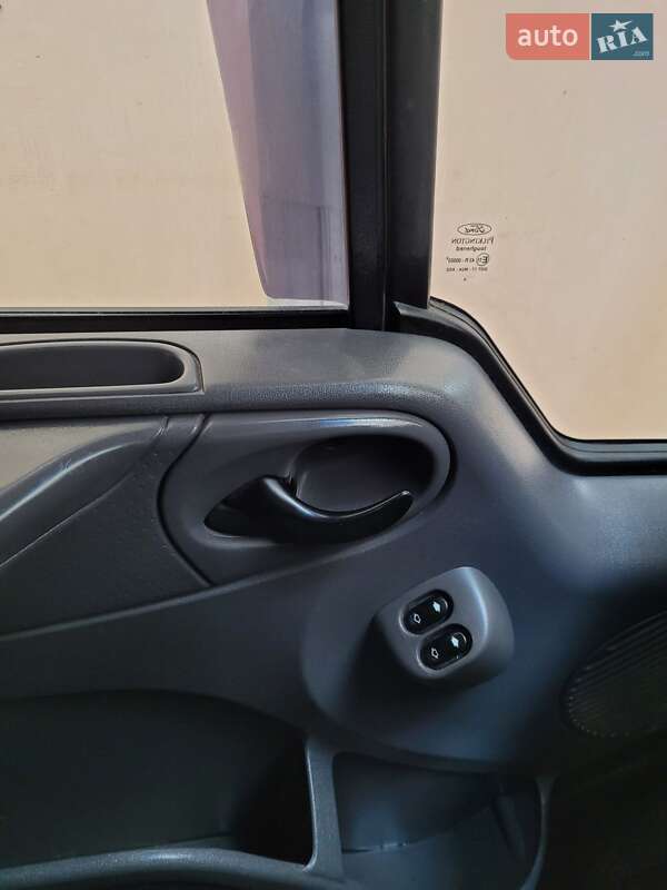 Микроавтобус Ford Transit 2004 в Львове