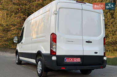 Грузовой фургон Ford Transit 2018 в 