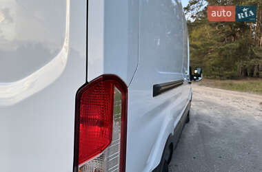 Грузовой фургон Ford Transit 2018 в 