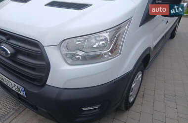 Грузовой фургон Ford Transit 2022 в 