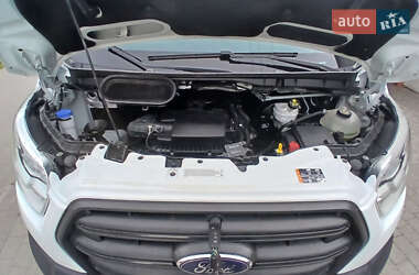 Грузовой фургон Ford Transit 2022 в 
