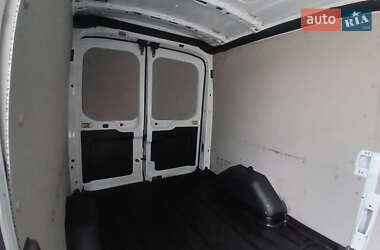 Грузовой фургон Ford Transit 2022 в 