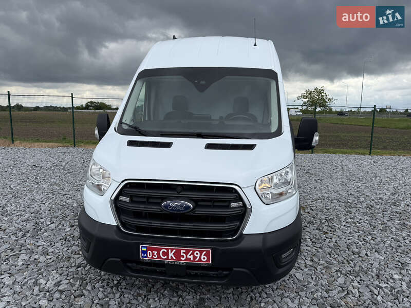Грузовой фургон Ford Transit 2019 в 