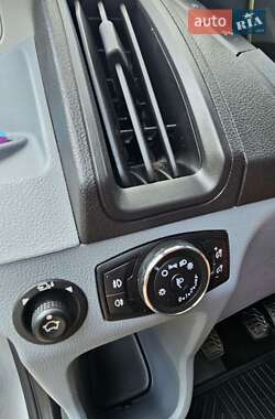 Грузовой фургон Ford Transit 2016 в 