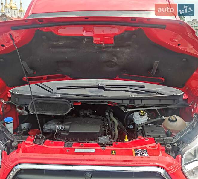 Вантажний фургон Ford Transit 2020 в Ковелі