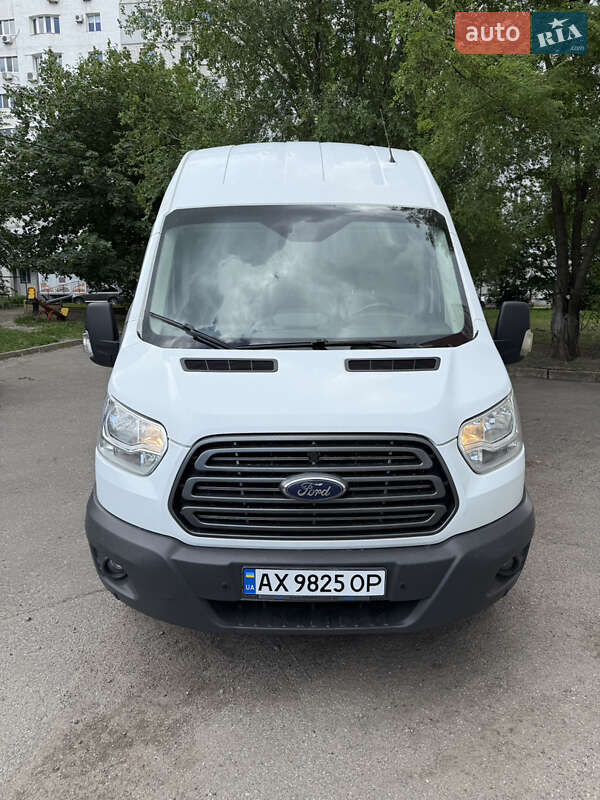 Грузовой фургон Ford Transit 2017 в 