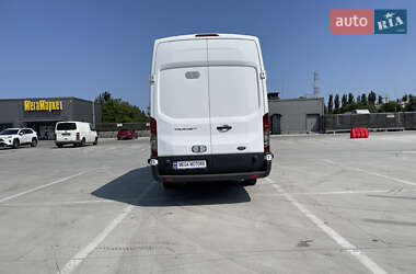 Грузовой фургон Ford Transit 2018 в 