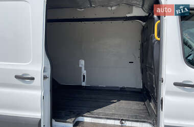 Грузовой фургон Ford Transit 2018 в 