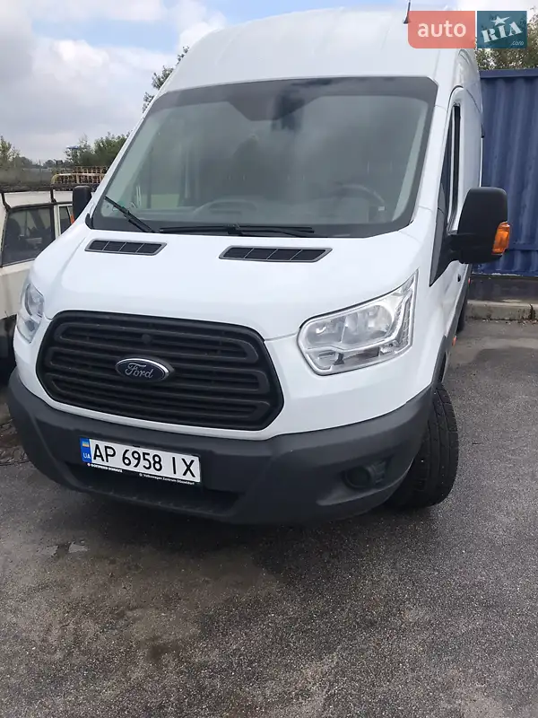 Грузовой фургон Ford Transit 2015 в 