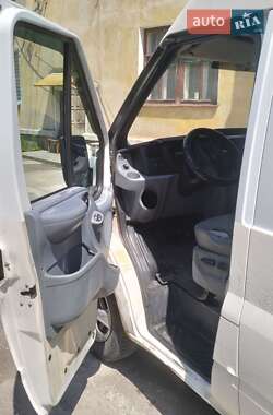 Грузовой фургон Ford Transit 2012 в 