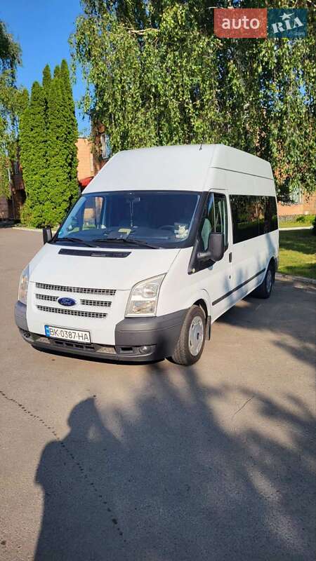 Микроавтобус Ford Transit 2013 в 